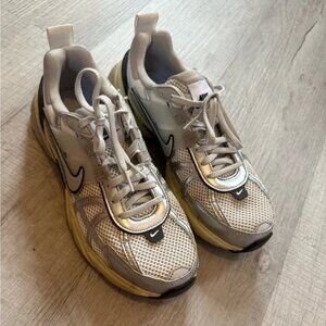 Women’s Nike V2K Run